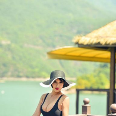 TGOD推女神 20150928 云曼旅拍娜第三刊