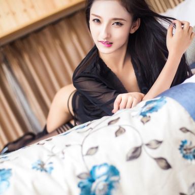 Toutiaogirls头条女神 2016-08-12 薄纱私房露出 芃芃