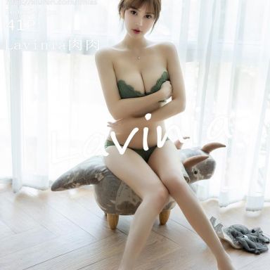 IMISS爱蜜社 426期 朦胧丝袜让人心神俱醉 Lavinia肉肉