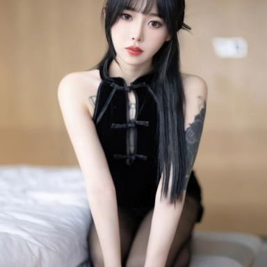 XIAOYU语画界 1030期 奶瓶