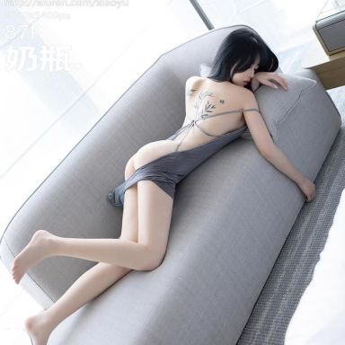 XIAOYU语画界 1037期 奶瓶