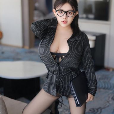 XiuRen秀人网 9026期 娜娜子yy